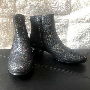 Vaneli Women’s Heeled Boots Snake Scale 8.5